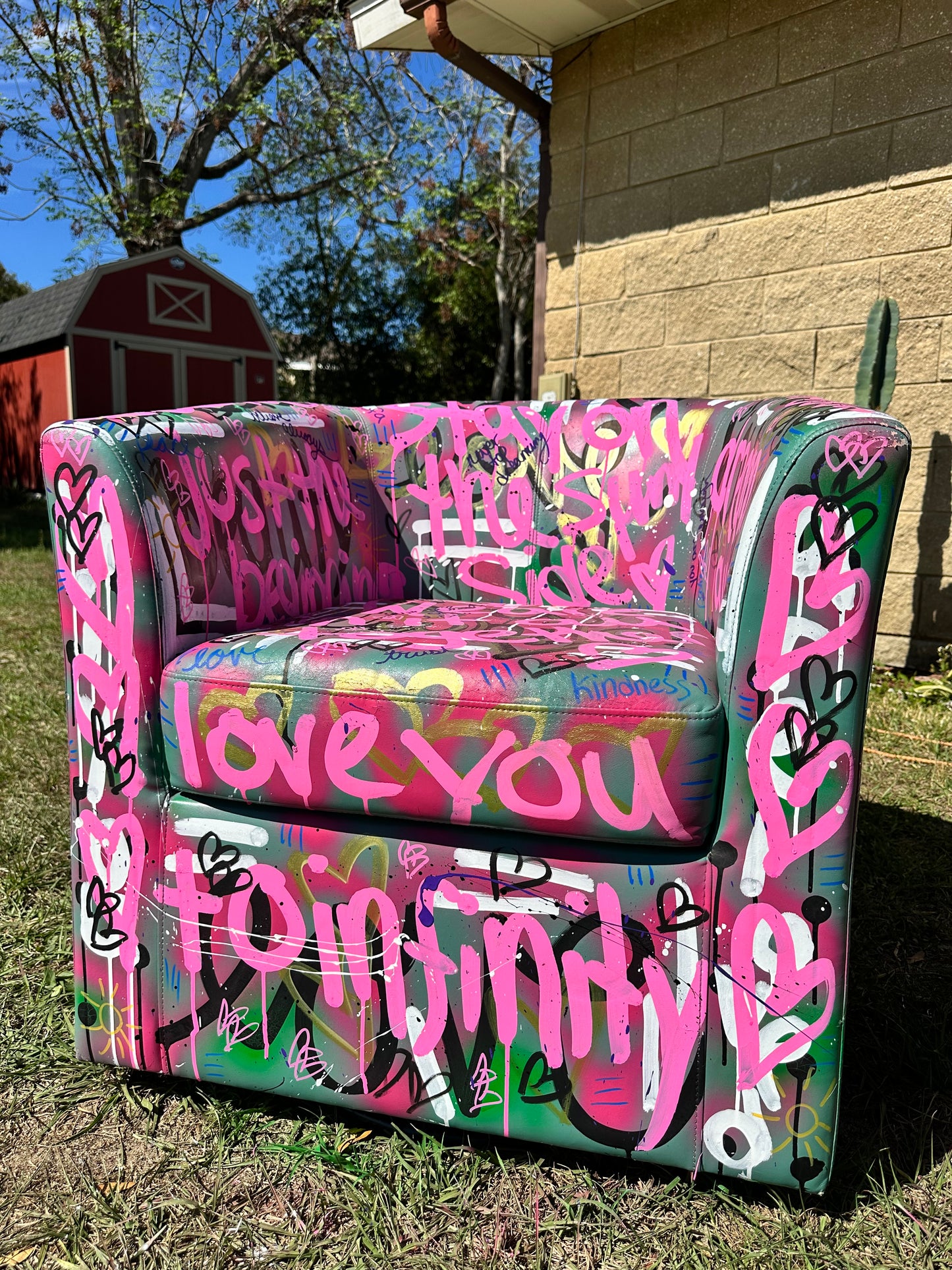 “To infinity” chair